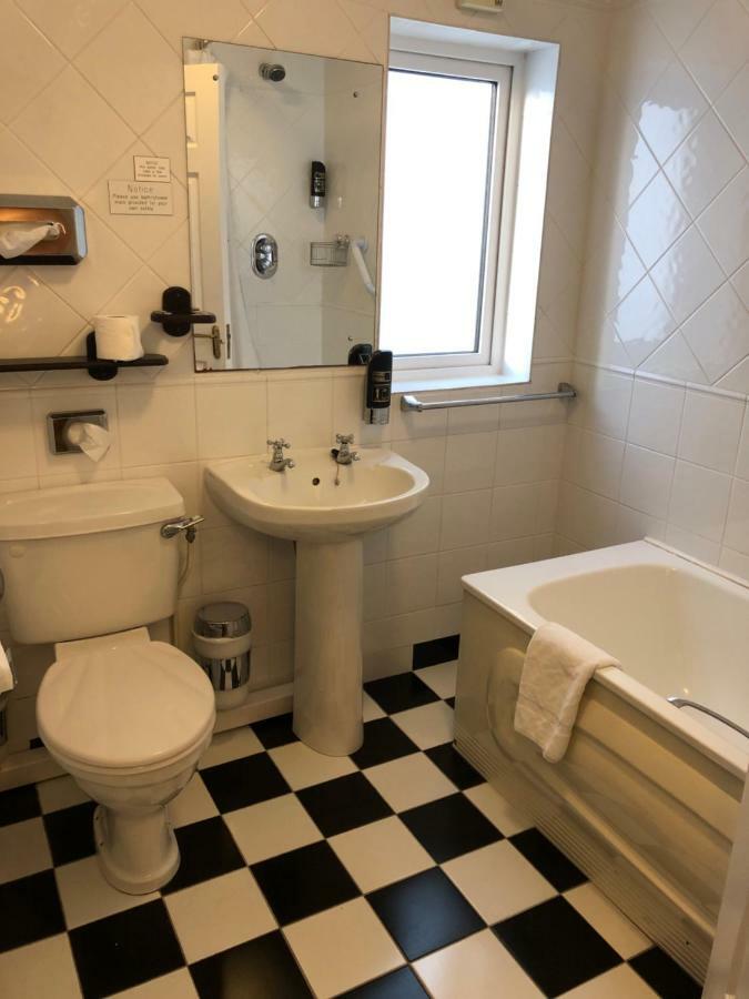 Bed and Breakfast Amber Hill Голвей Екстер'єр фото